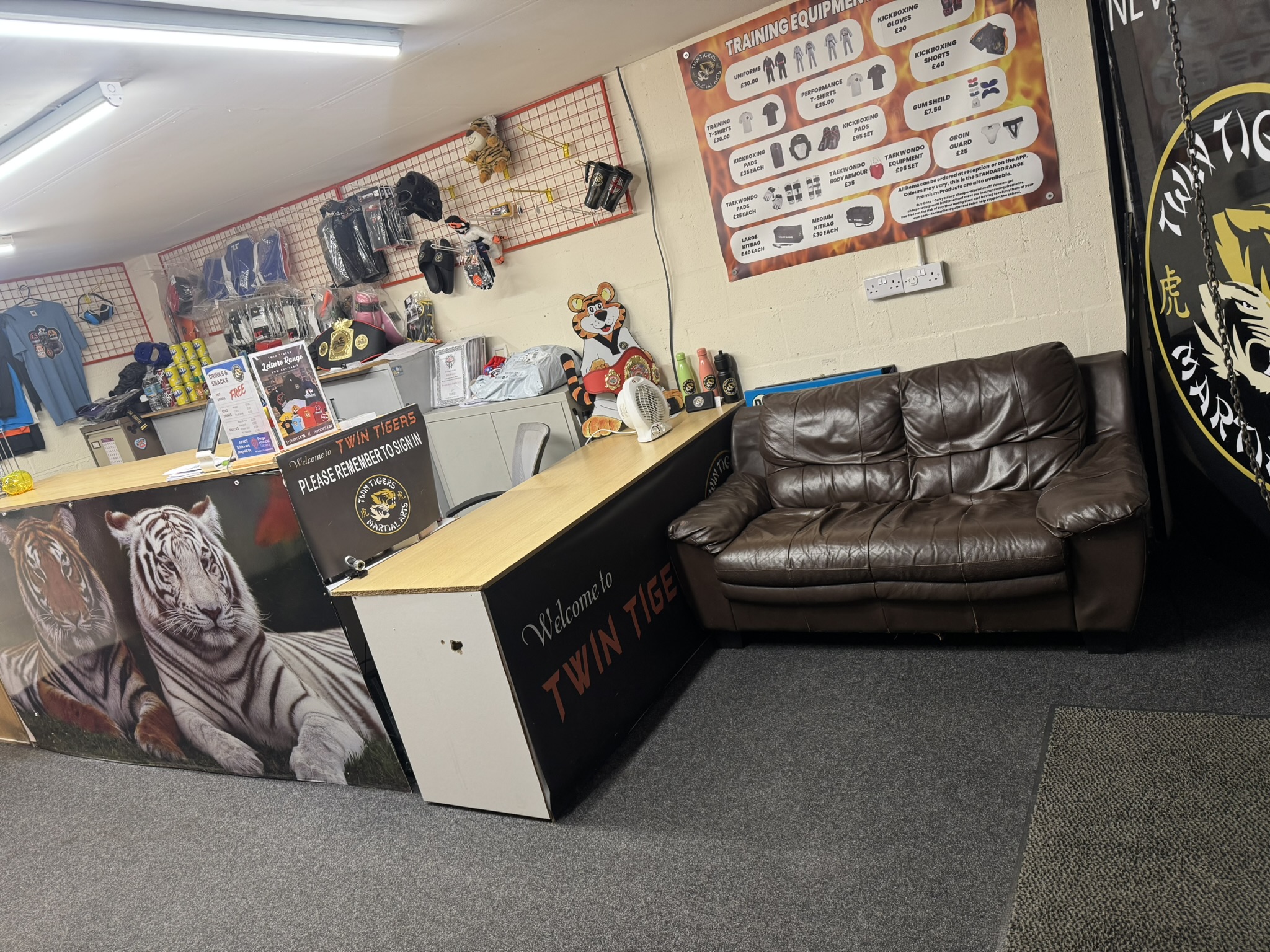 Twin Tigers class arrival and warm-up